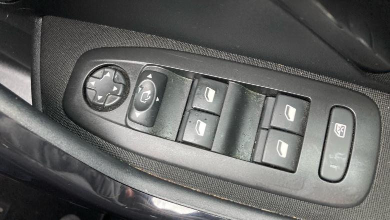 Peugeot 208 1.2 PureTech 82 Tech Edition 5dr [Start Stop] Petrol Hatchback